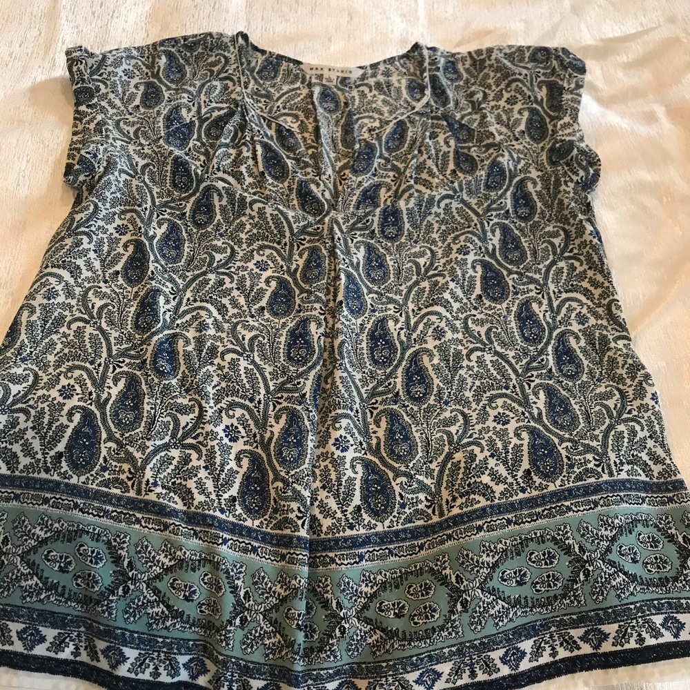 Super short sleeve paisley blouse